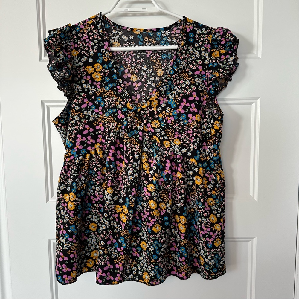 Floral Patterned Flutter Sleeve Top